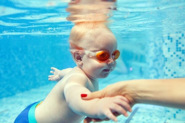 natación para bebés