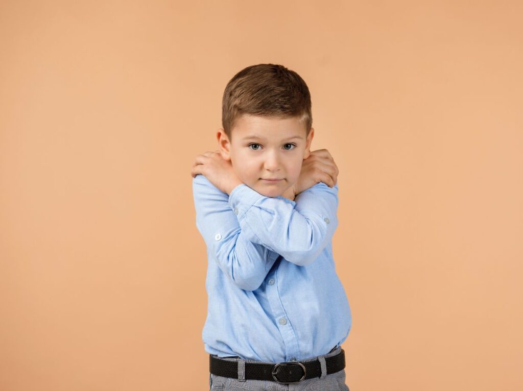 Un niño que no sabe cómo gestionar su miedo