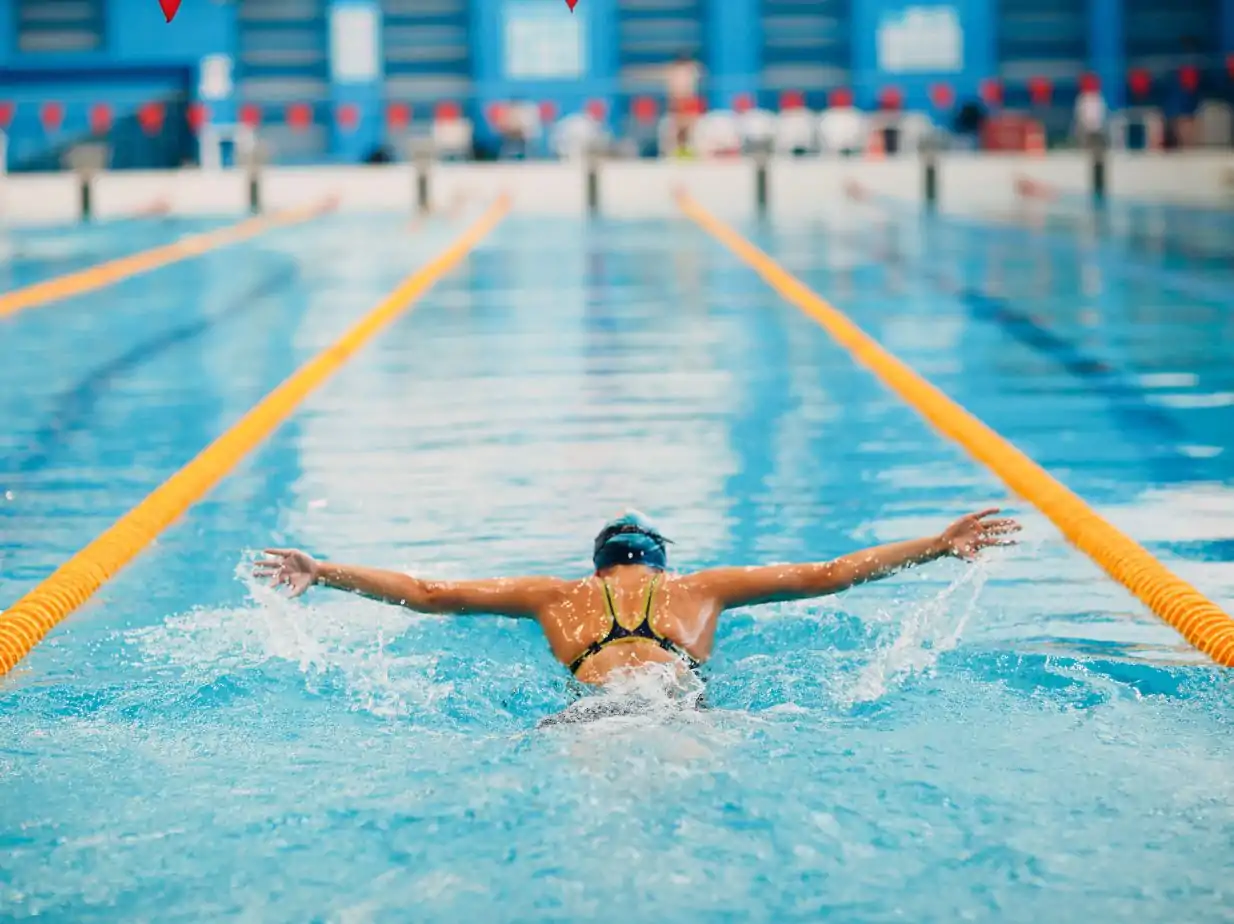 Entrenamiento de natación para mejorar varios aspectos